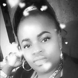 Meet your Posher, Ayanna